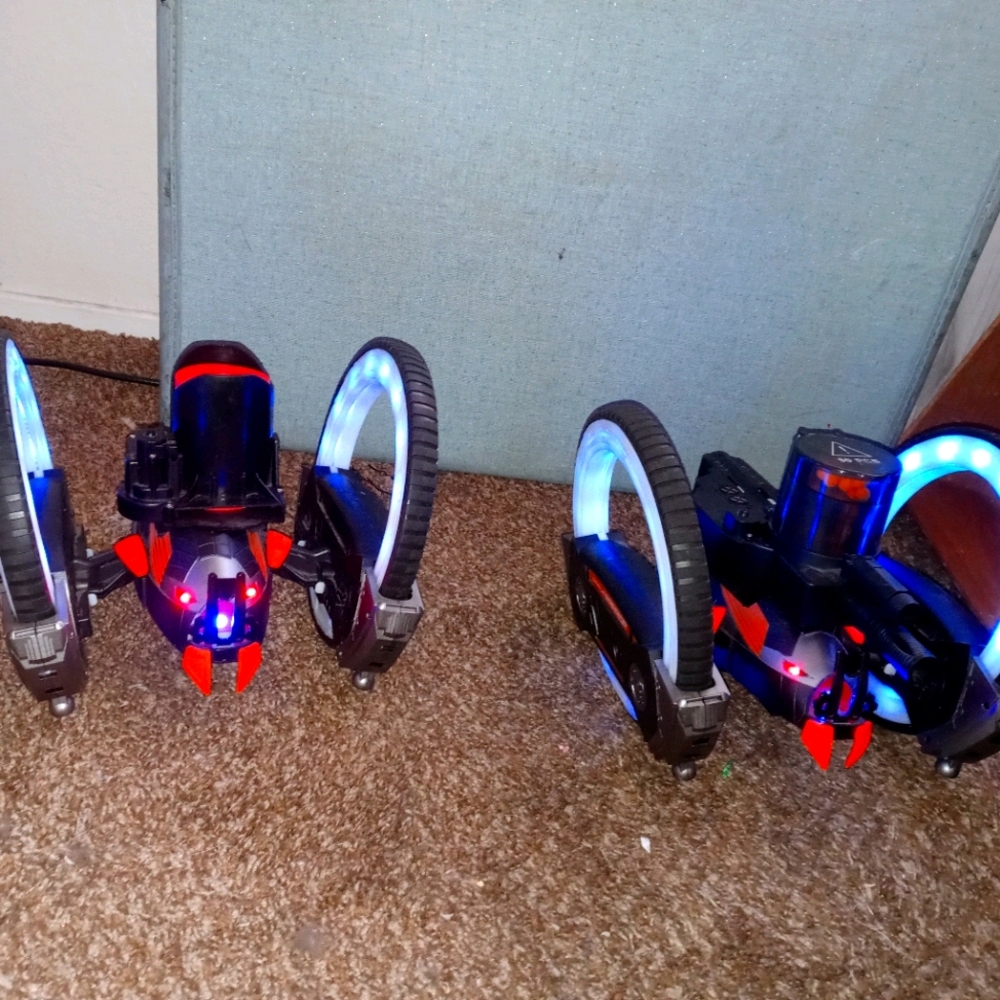 Remote Control Robots - Picture 3 of 8